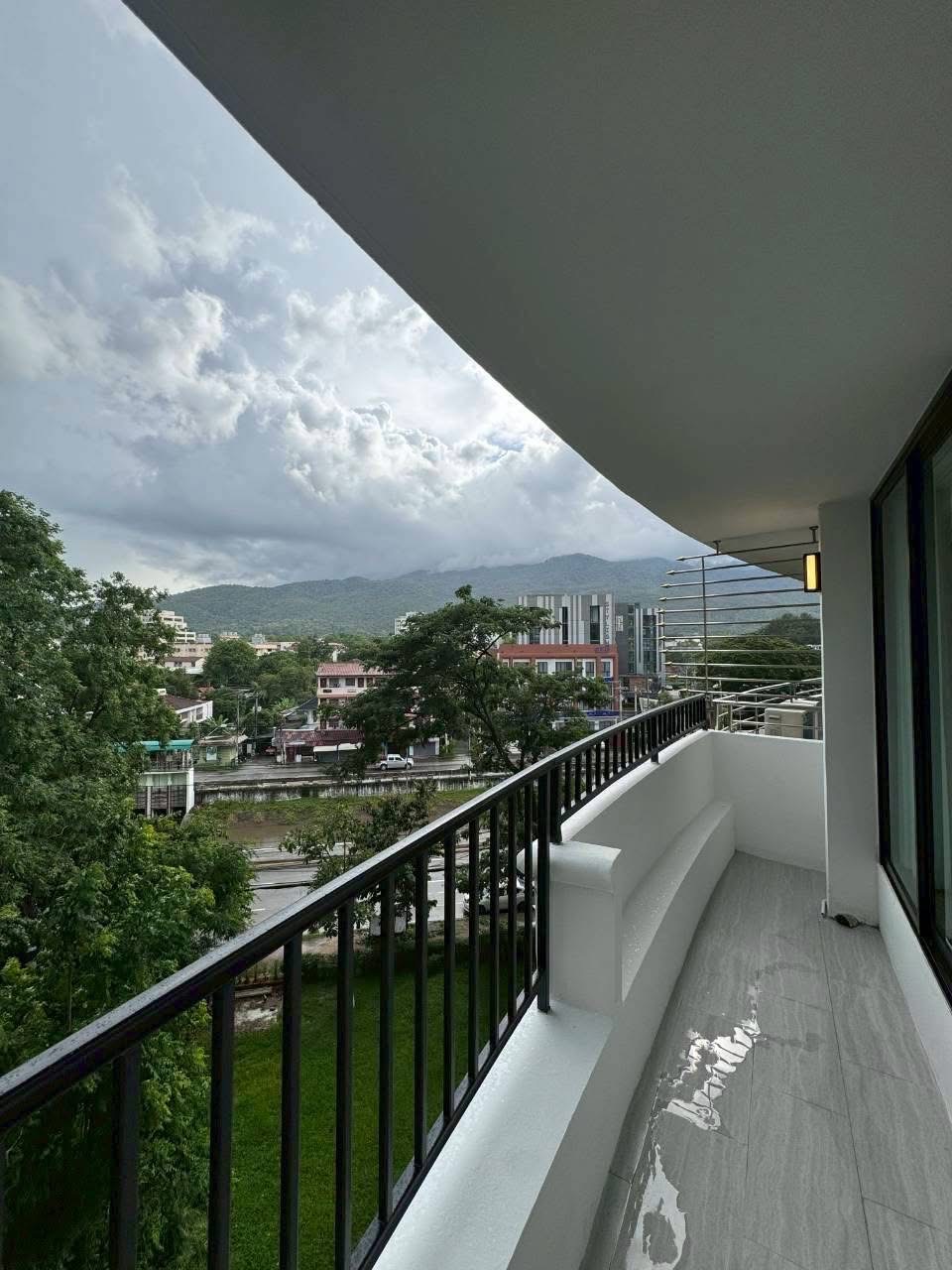 ชมดอยคอนโด วิวภูเขา