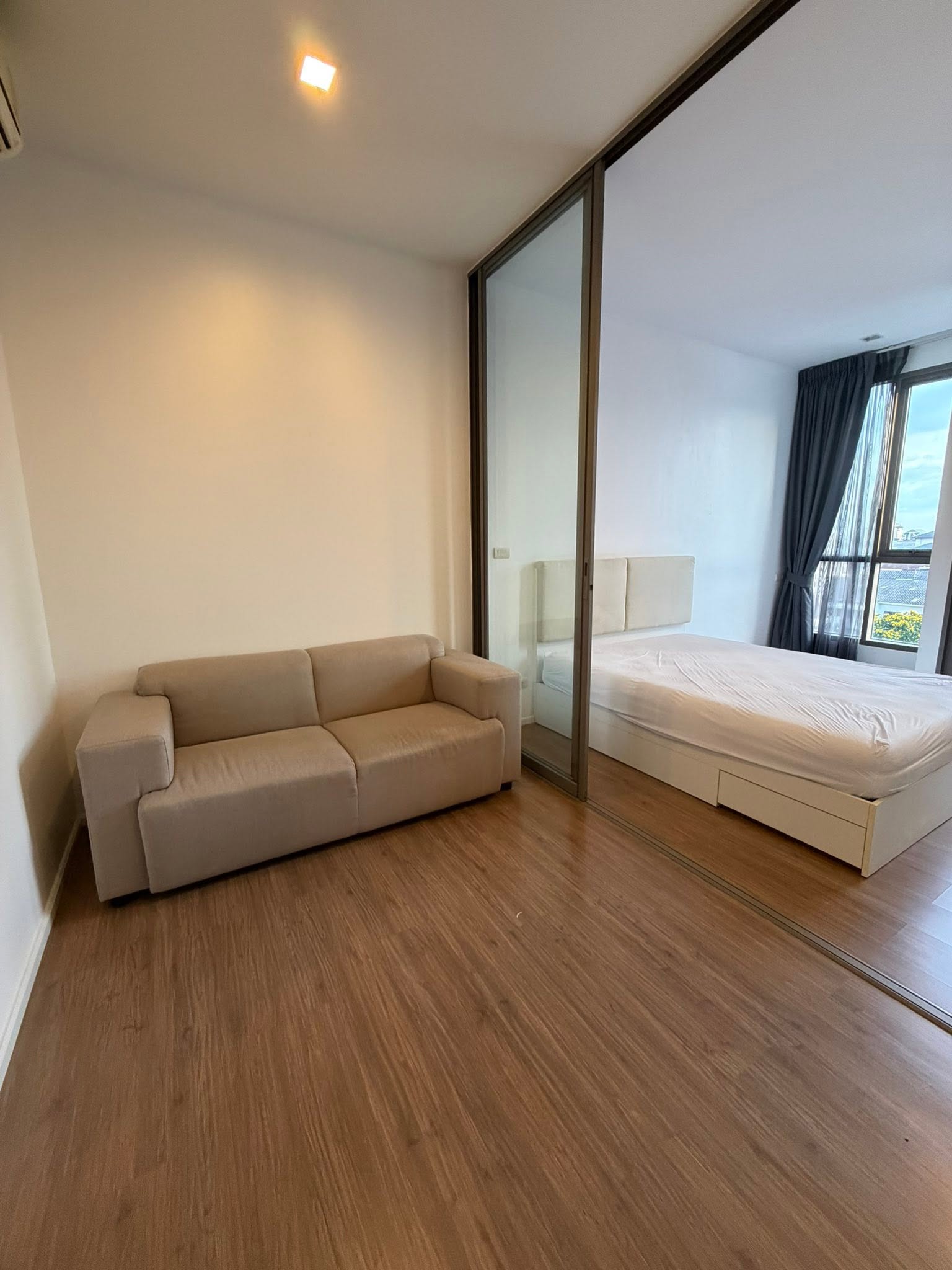ปล่อยเช่า Miti Condo ลาดพร้าว–วังหิน ✨ เพิ่งรีโนเวทใหม่ | 10,000 บาท